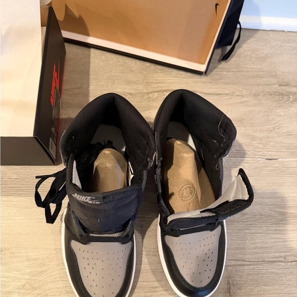 Air Jordan 1 Retro High OG 'Shadow' 2018 size 9 - Picture 4 of 8